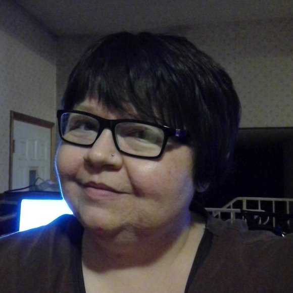 Meet your Posher, Ruth - Picture 1 of 13